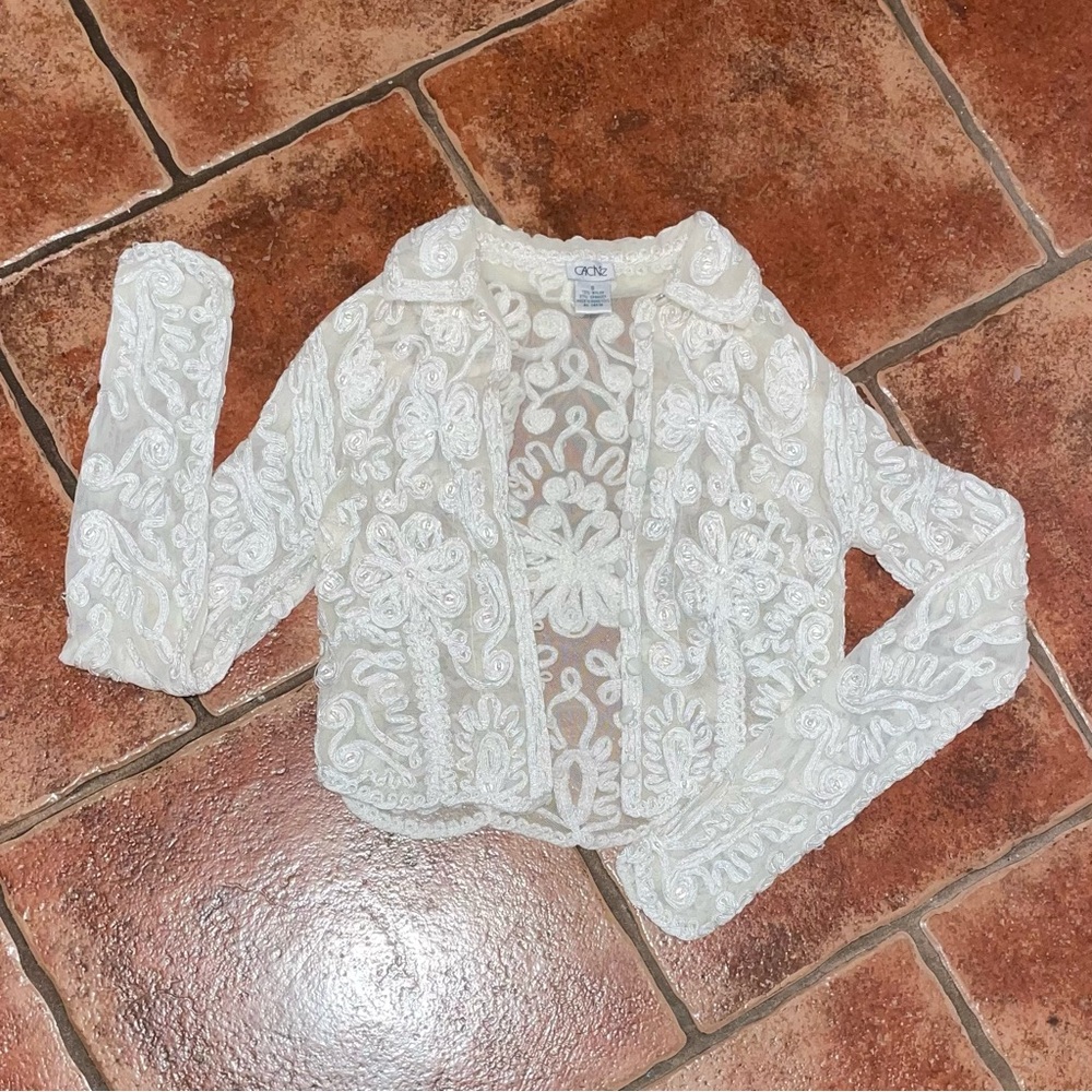 Women's Cream Lace Button Caché Top